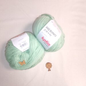 Lana Katia Merino Aran - 100g de Suavidad y Resistencia color 104 verde menta