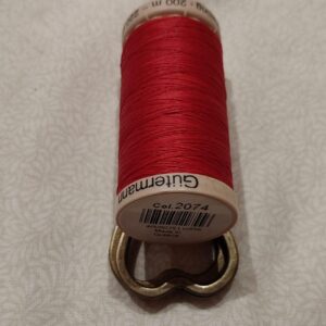 Hilo Gütermann para Acolchar a Mano - 100% Algodón - Color 2074 granate