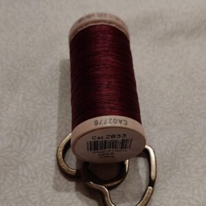 Hilo Gütermann para Acolchar a Mano - Col. 2833 (Burdeos) - 200m