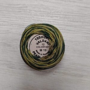Hilo Valdani Perlé Tamaño 12 - Color M19 (Shaded Moss)