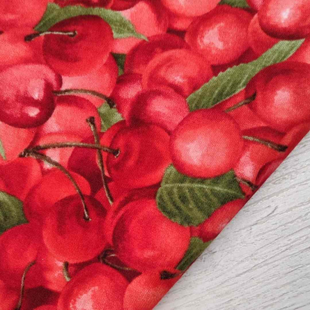 Tela Americana 100% Algodón - Estampado Cerezas Realistas Ancho 110cm