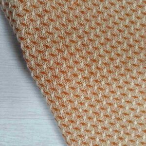 Tela Japonesa de Algodón con Relieve Geométrico - Color Teja/Naranja Ancho 110cm