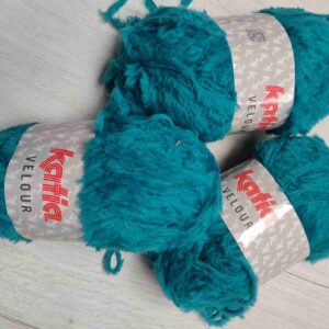 Lana Katia Velour - Efecto Pelo Suave tres madejas