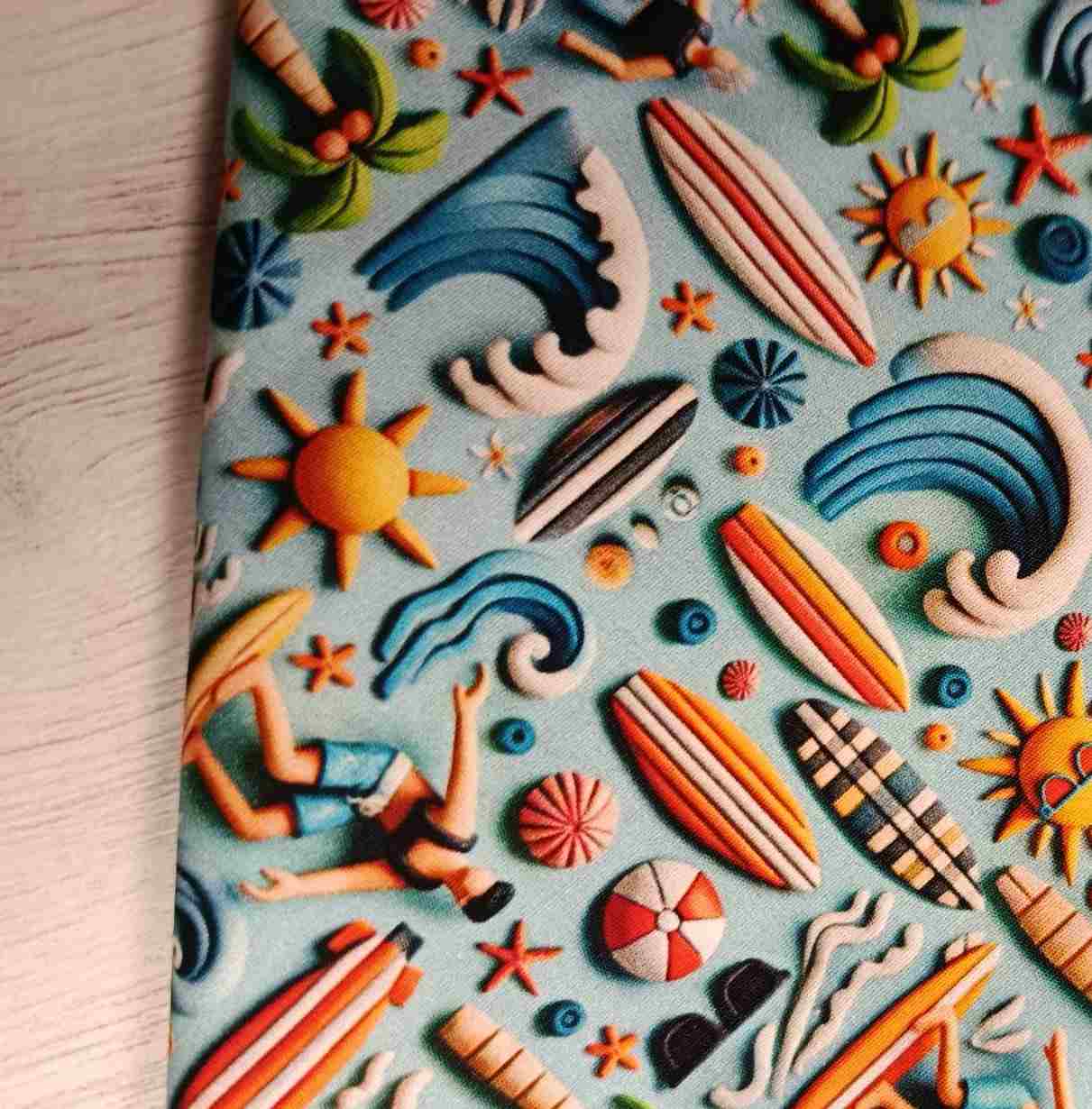 Tela de Algodón Premium - Estampado Veraniego 3D "Surfing & Sun" (Ancho 1,40m)