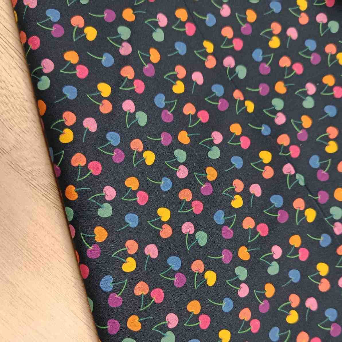 Tela de Algodón 100% Estampado Cerezas Multicolor - Ancho 1,40m