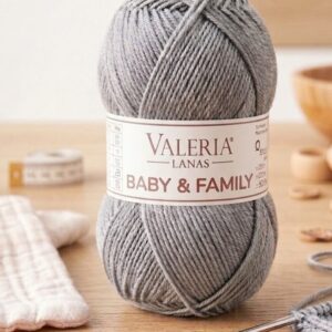 Ovillo de lana Valeria Lanas modelo Baby & Family en color gris (color 031) en Mercería Esther
