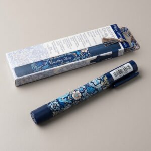 Pegamento para Hilvanar en Lápiz (15 g) – Estampado Floral Vintage (Colección Hobby Gift)
